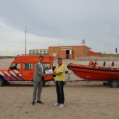 NRB ontvangt cheque van Alexander Hotel Noordwijk